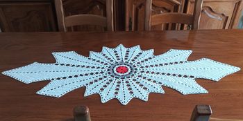 Chemin de table fait main au crochet