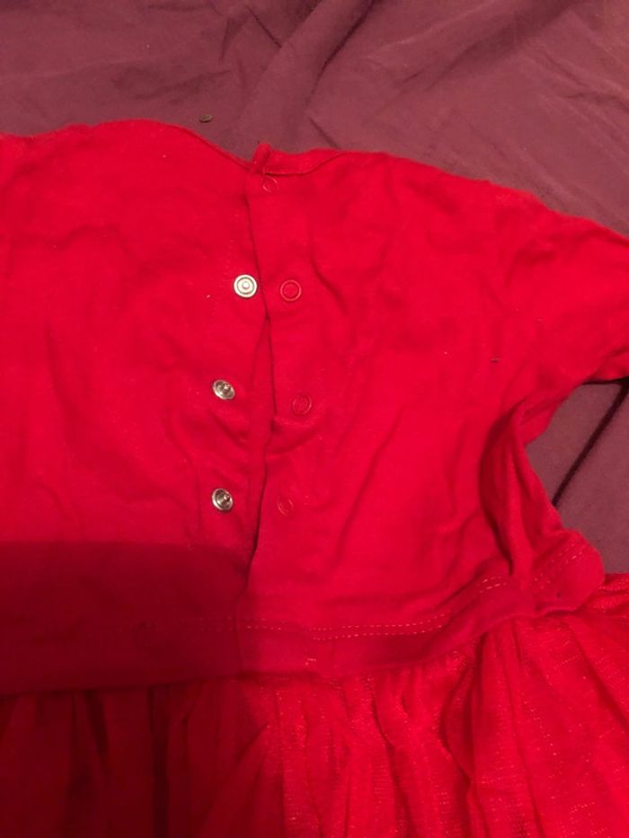 Robe rouge 6mois en TB état - photo numéro 4