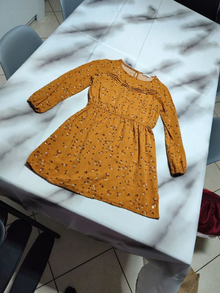 Robe moutarde lulu castagnette taille 10 ans