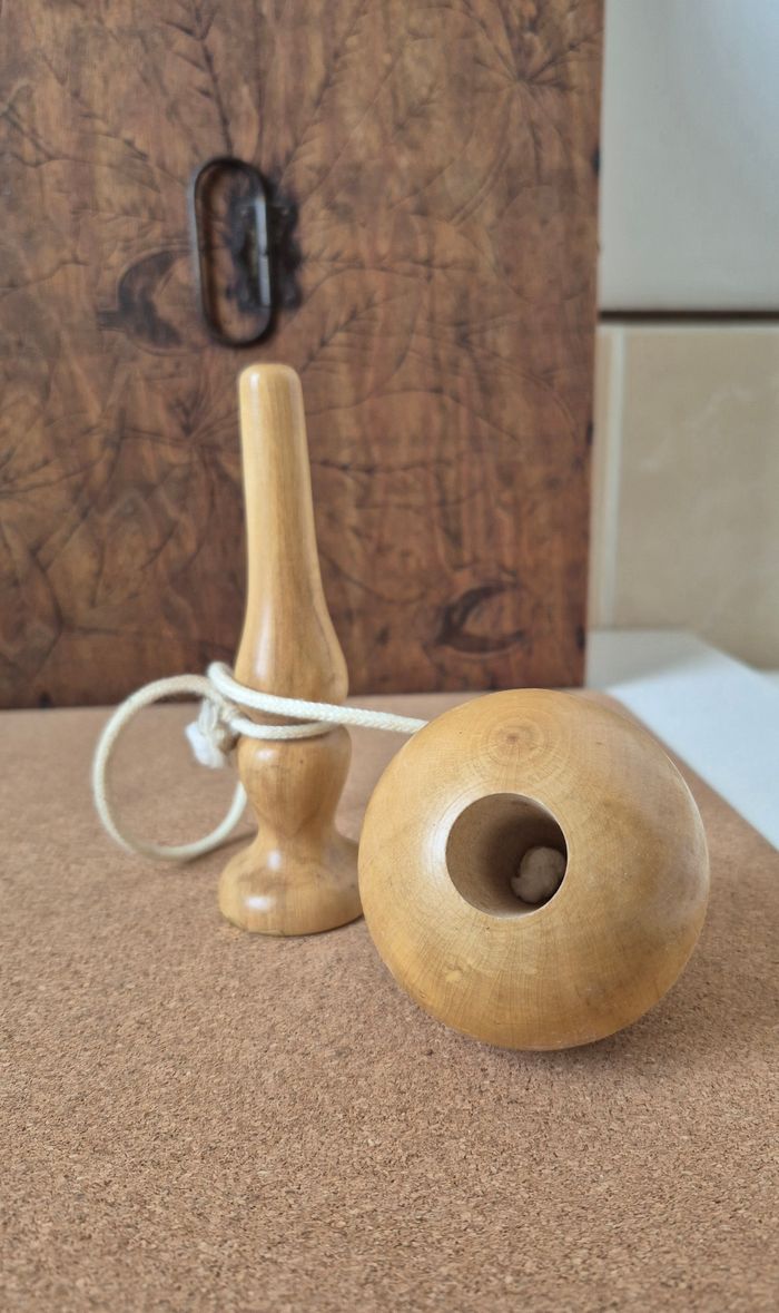 Bilboquet en bois vintage "Le bois dormant" - photo numéro 2