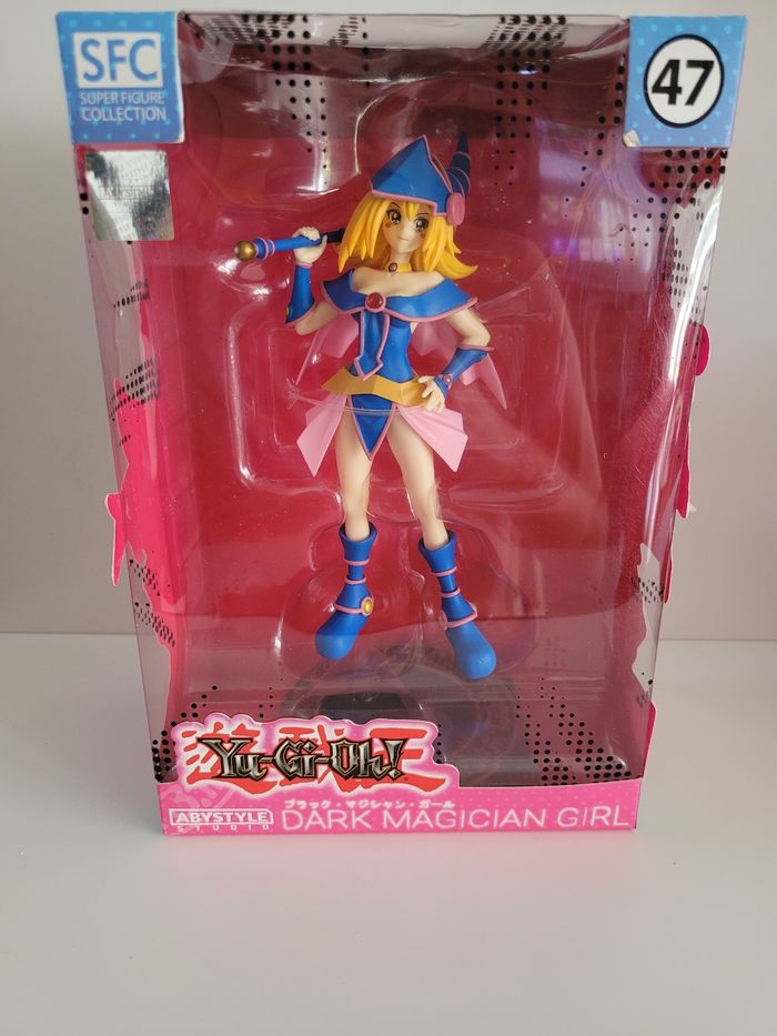 Figurine yu gi oh Magicienne des ténèbres