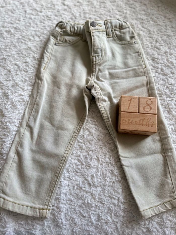 Jean beige 18/24 mois