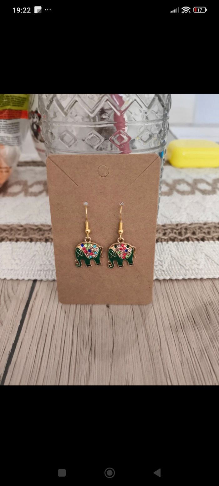 Boucles d'oreilles éléphant vert
