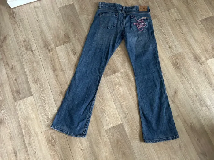 Levis, jean femme bleue, évasée, taille US 31 × 32/FR.40/42 - photo numéro 5