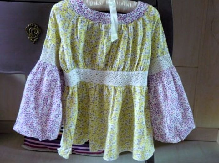 Blouse Fille marèse 4 ans fleurs violet vert TBE - photo numéro 3