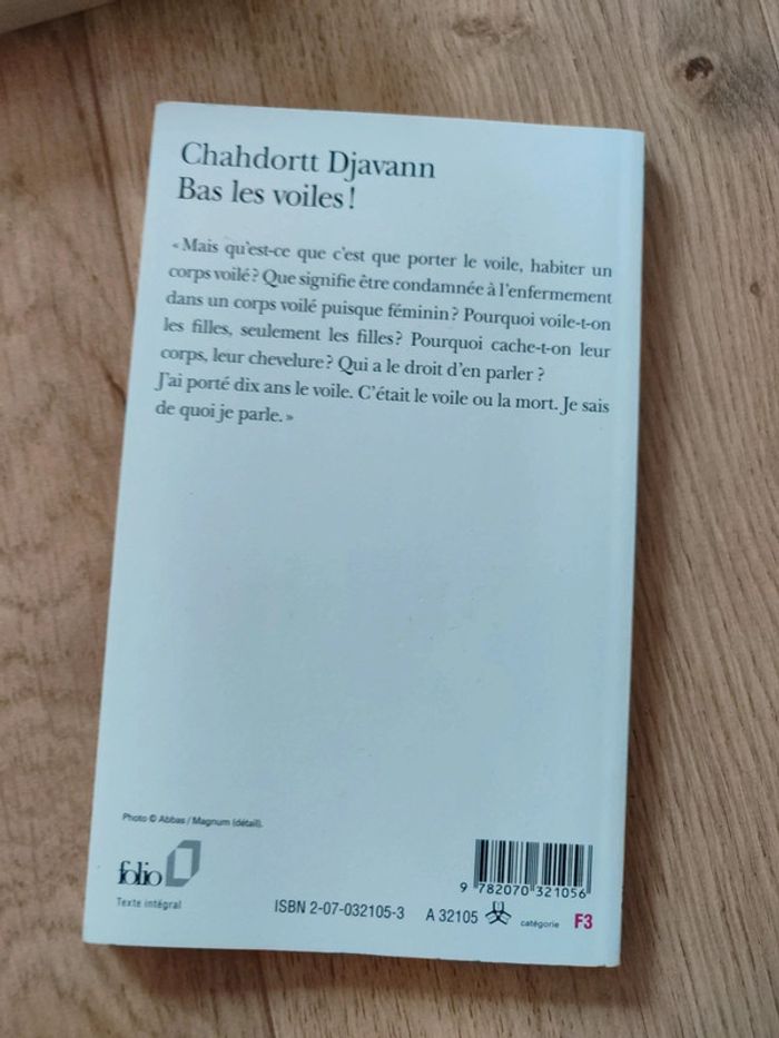 Bas les voiles - photo numéro 2