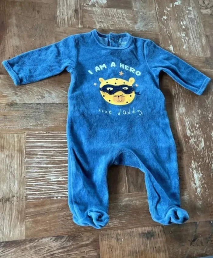 Lot pyjamas velours Kiabi 3 mois - photo numéro 3