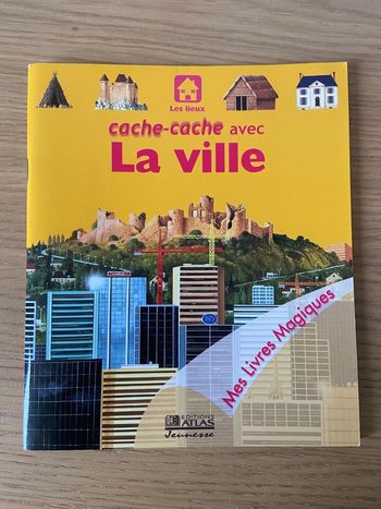 Livre magique - Cache cache avec la ville