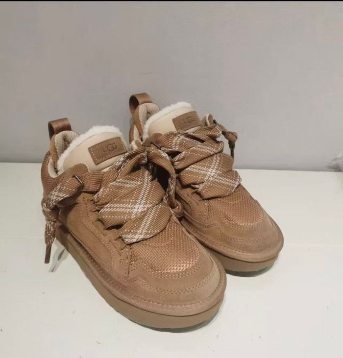 Ugg Lowmel taille 37 - photo numéro 3