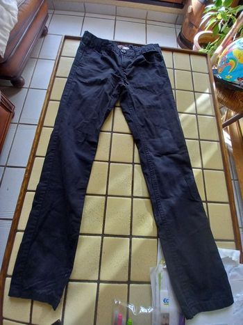 Pantalon neuf 9/10 ans
