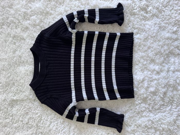 Pull H&M rayée noire et blanche -2 ans / 92 cm