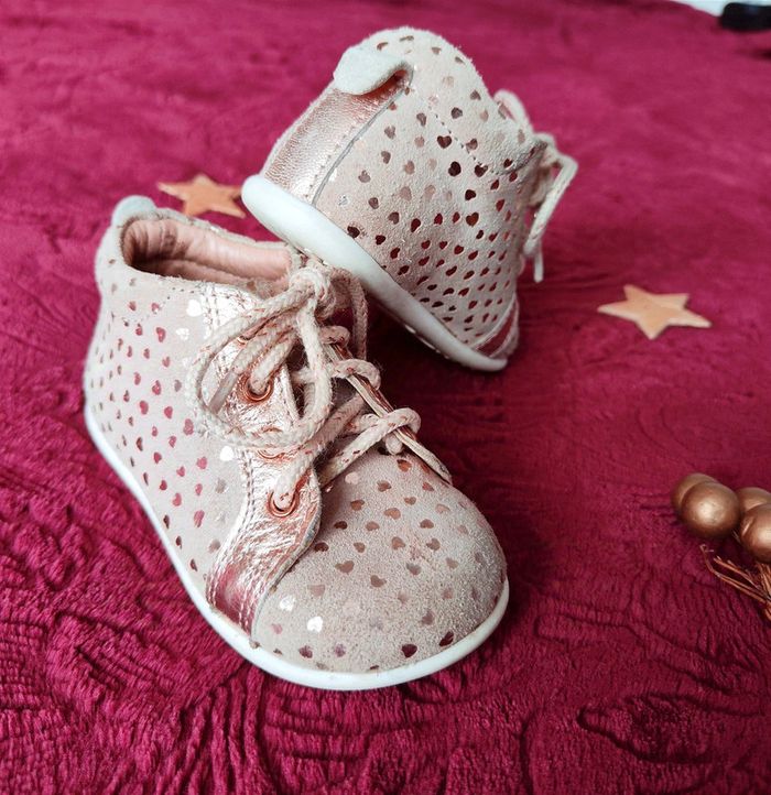 Bottines à pois dorés en cuir taille 21 - photo numéro 2