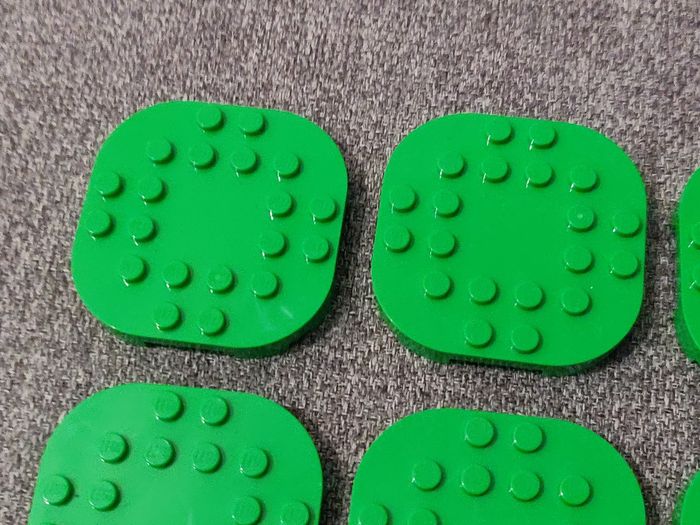 9 plaques 6x6 arrondies vertes Lego - jamais utilisées parfait état - vrai Lego - photo numéro 4
