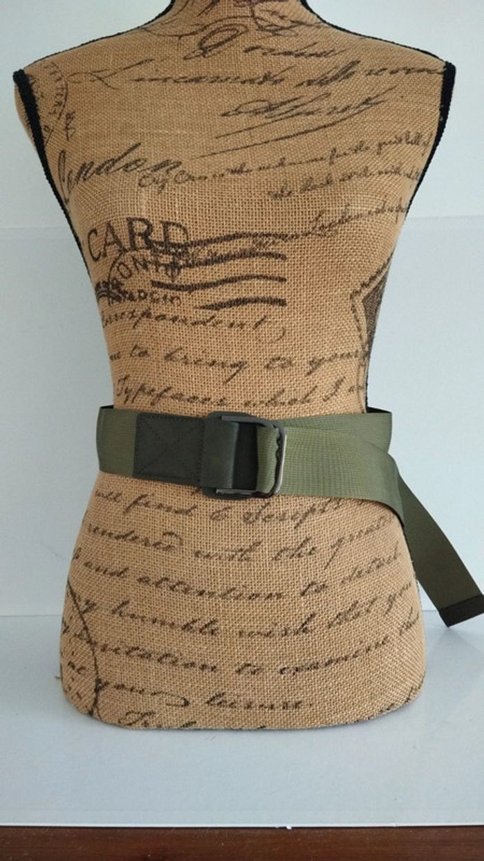 Ceinture verte kaki ajustable