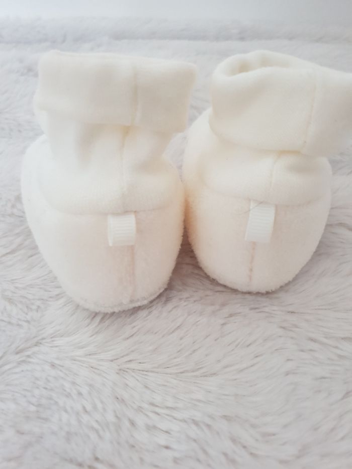 Chaussons bebe NEUFS - photo numéro 3