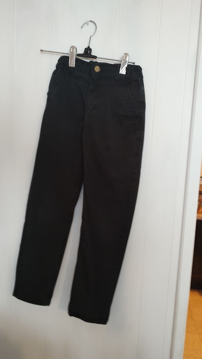 Pantalon garçon 10 ans noir – bon état - photo numéro 1