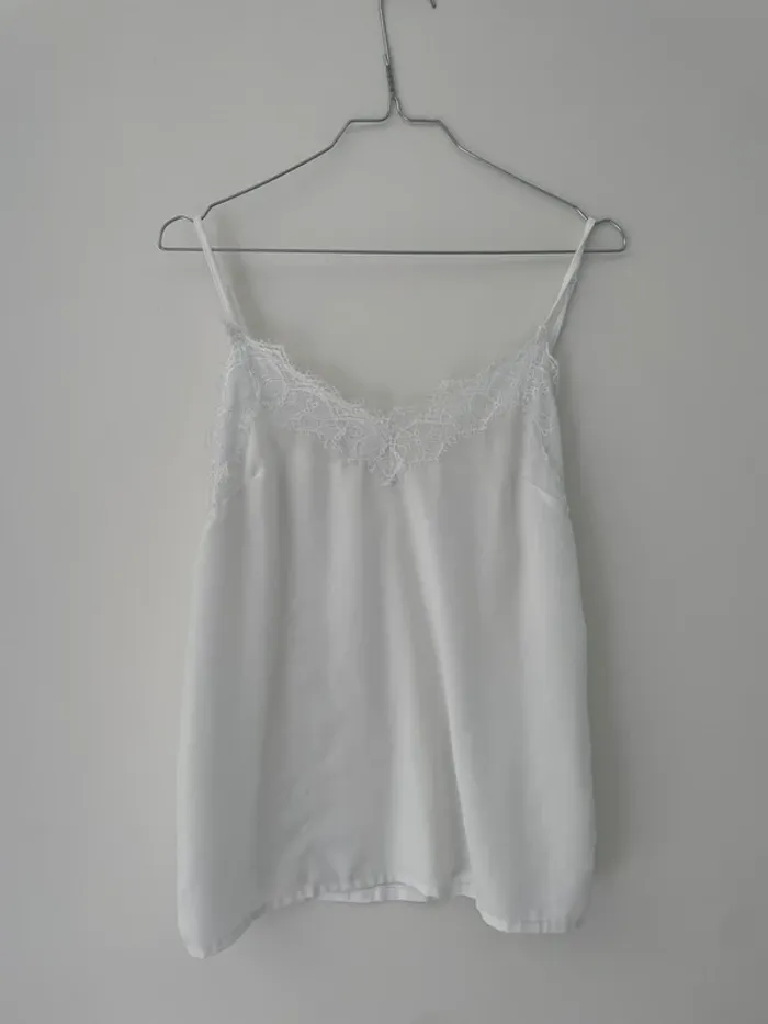 Débardeur blanc à dentelle
