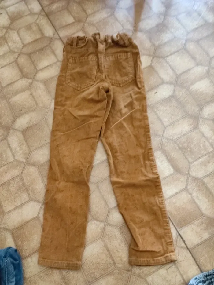 Pantalon Kiabi 8 ans - photo numéro 2