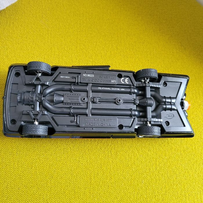 Batmobile  et 2 figurines - photo numéro 8