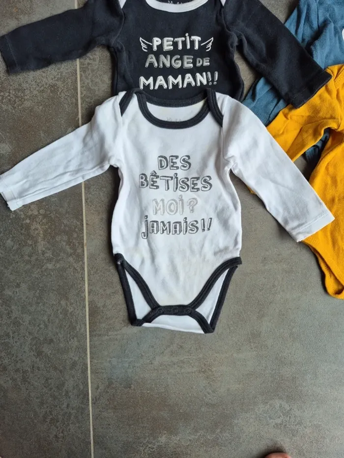 Lot bodies 3 mois - photo numéro 3