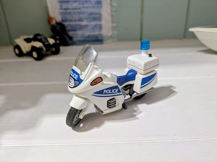 Playmobil lot Policier - quad, moto, bateau et policier 6502 - photo numéro 4