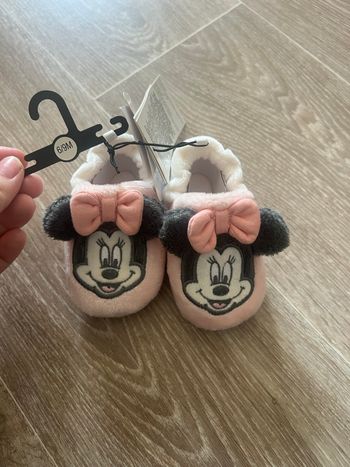 Chausson pantoufle Minnie mouse Disney 6/9 mois