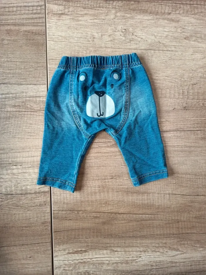 Pantalons Benetton 3-6 mois - photo numéro 2