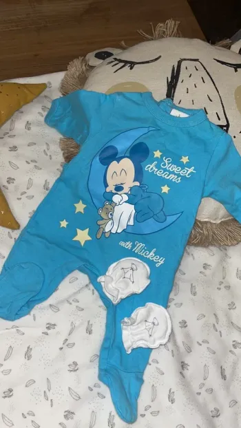 Pyjama naissance+ gant naissance