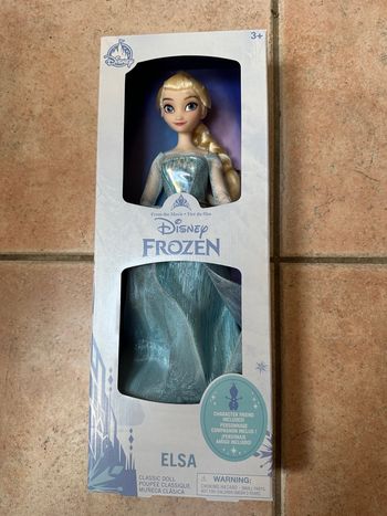 Poupée Disney la reine des neiges Elsa et son acolyte Neuf