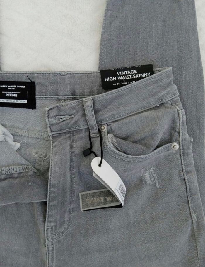 Neuf jeans - photo numéro 2