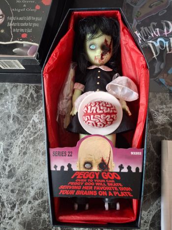 Living dead dolls peggy goo