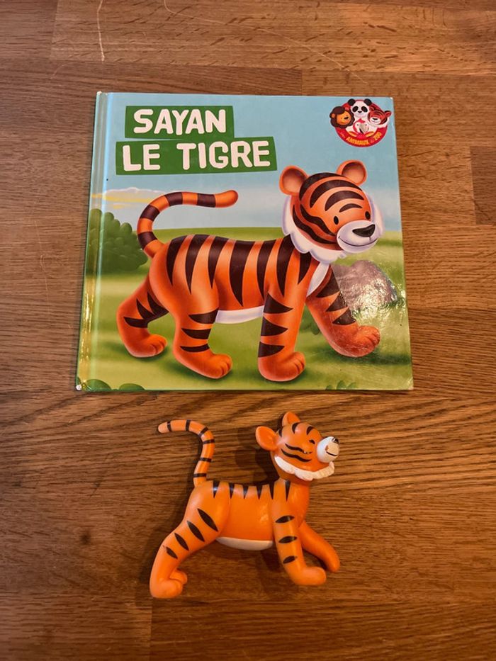 Livre collection Les animaux du zoo Sayan le tigre avec une figurine tigre