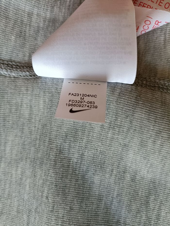 Gilet enfant Nike taille 10-12 ans - photo numéro 7