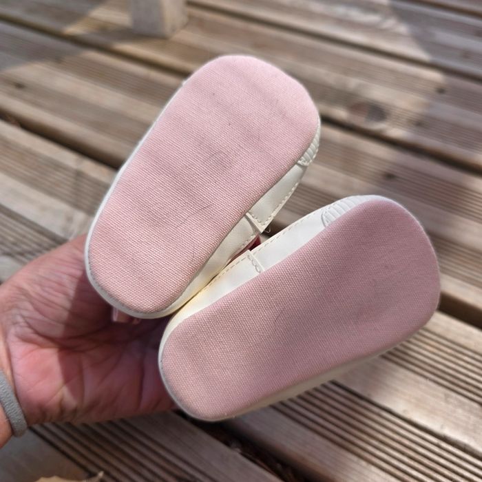 Paire de chaussures 3 / 6 mois - photo numéro 3