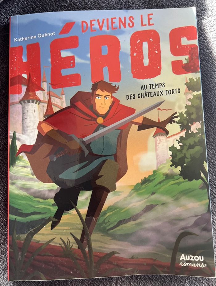 Livre deviens de héros au temps des châteaux forts comme neuf excellent état