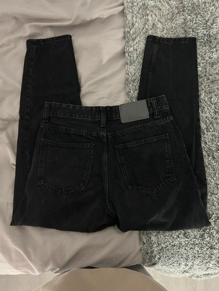 Jean noir - photo numéro 2