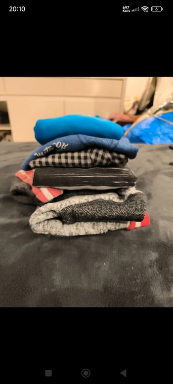 Lot vêtement 4ans (haut et bas )