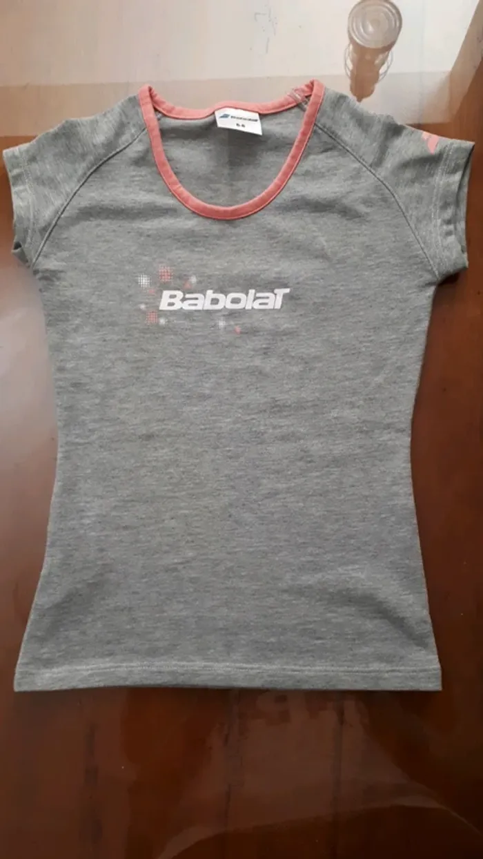 Tenue pour petite joueuse de tennis