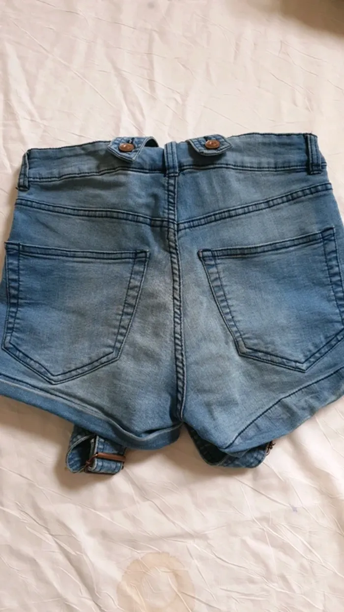 Salopette Combishort en jeans neuve - photo numéro 3