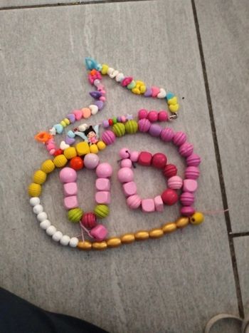 Colliers et bracelets