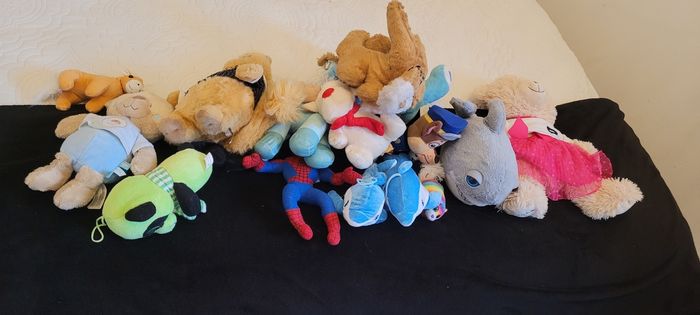 Lot de 16 peluches