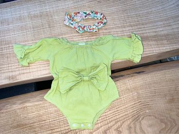 Ensemble 3- 6 mois barboteuse fleurs liberty d’été avec bandeau assorti marque pat pat