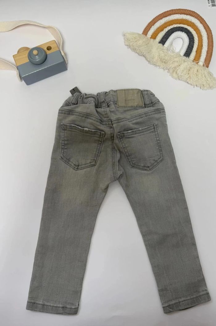Jeans Zara Kids garçon gris taille 6-9 mois 74 cm parfait état - photo numéro 2