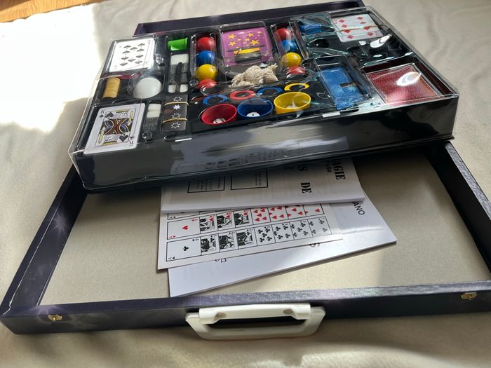 Valise de magicien 300 tours magie et cartes - photo numéro 4