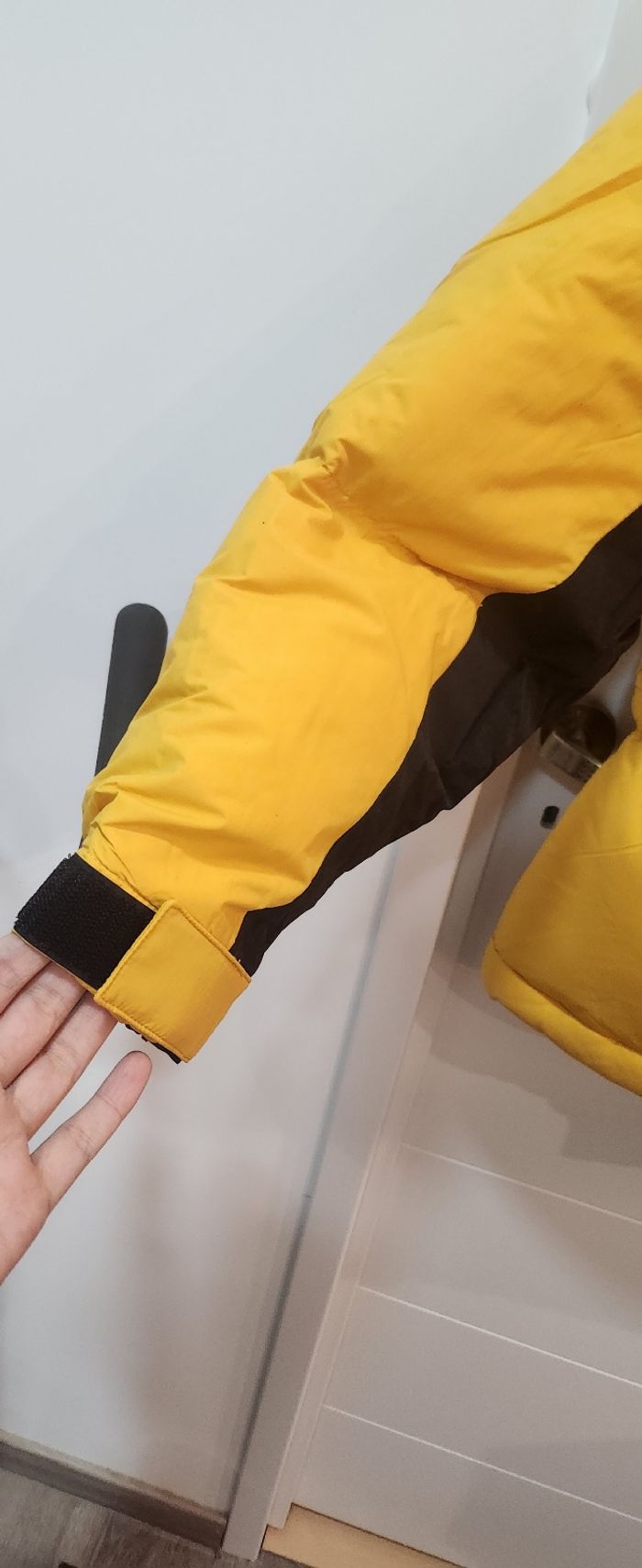 Doudoune Timberland jaune et noire 100% duvet – Taille M (neuve avec étiquettes) - photo numéro 2