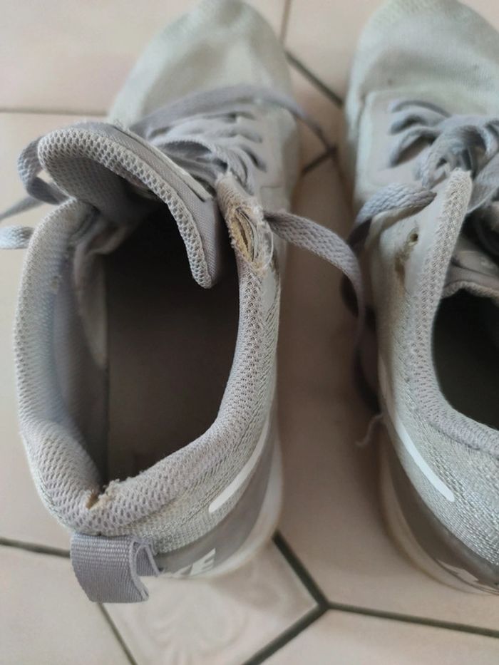 Nike grises - photo numéro 5