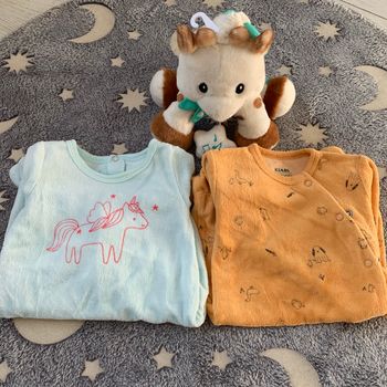 Lot 2 pyjamas très bon  état 1mois