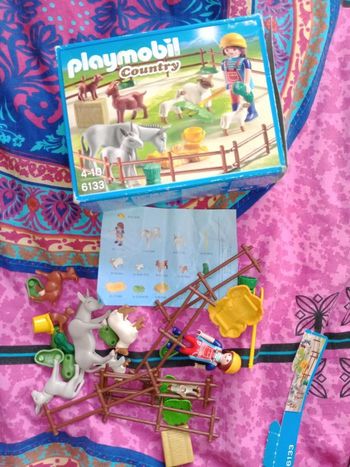 Playmobil  country 6133 
Fermière avec animaux 
COMPLET