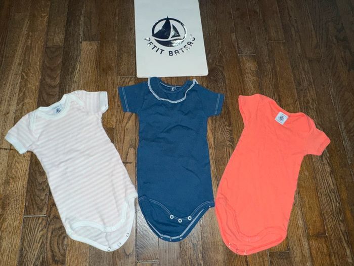 Lot body petit bateau 6 mois