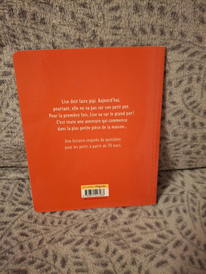 Livre sur le grand WC - photo numéro 2
